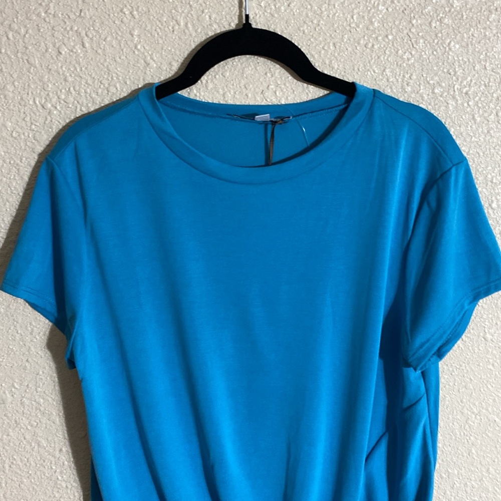 NWT Green Envelope Turquoise T-shirt Size S - Picture 2 of 8